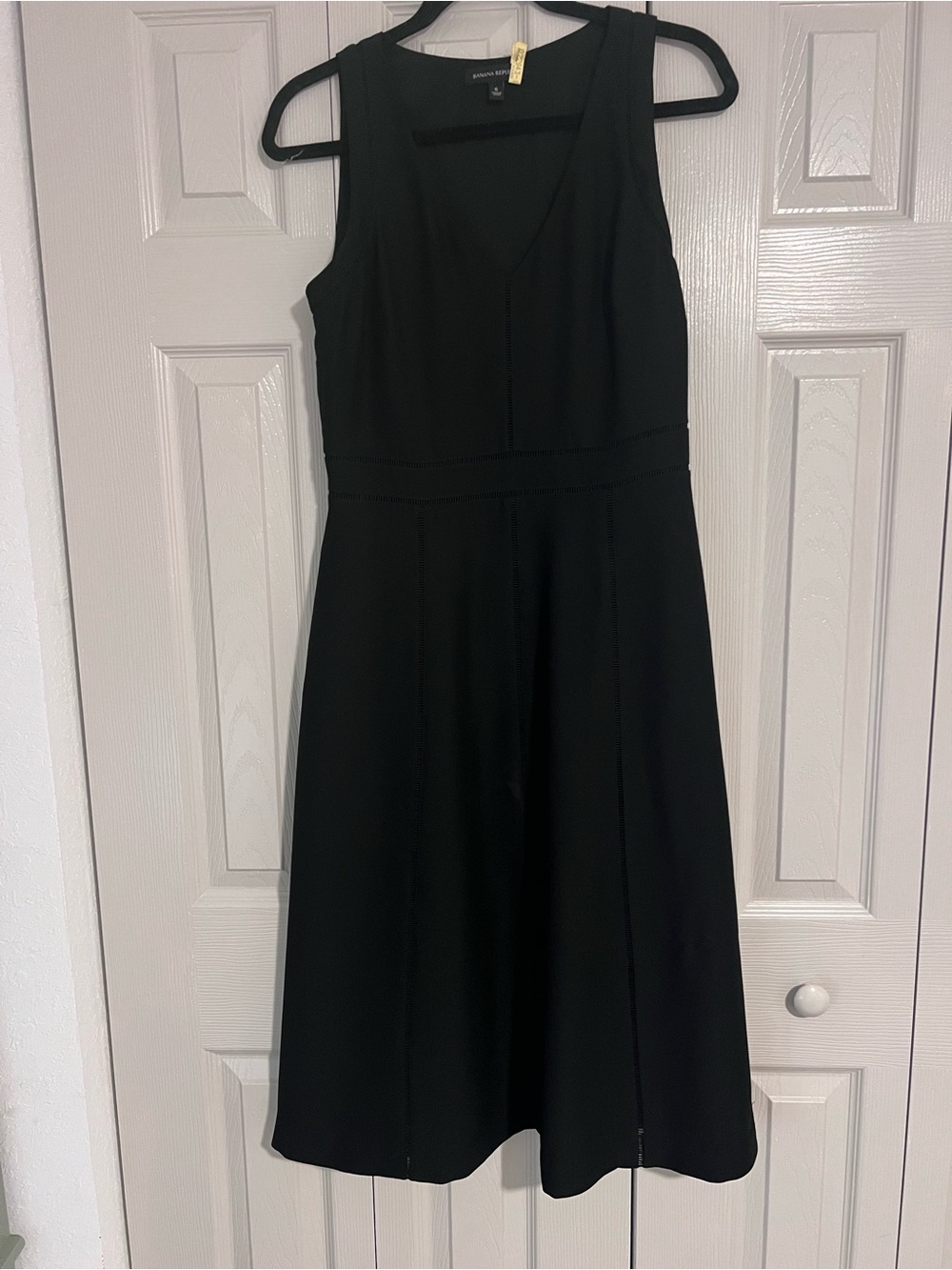 Banana Republic Black Sleeveless V-Neck Midi Dress